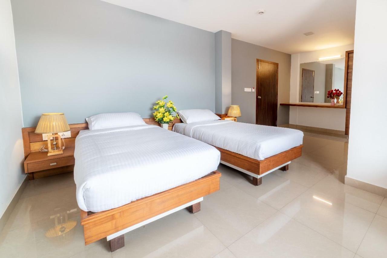 Hotel Bkm International Tellicherry 외부 사진