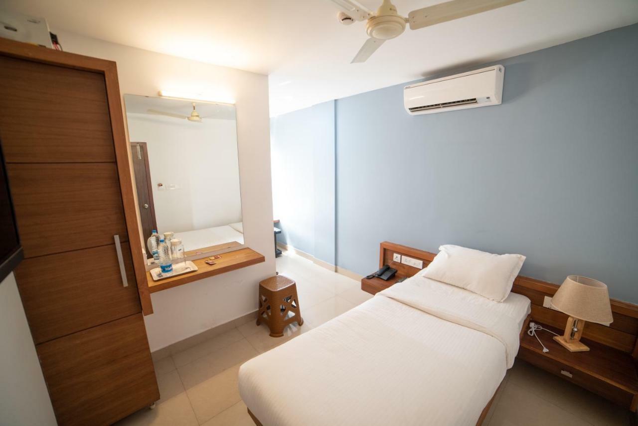 Hotel Bkm International Tellicherry 외부 사진